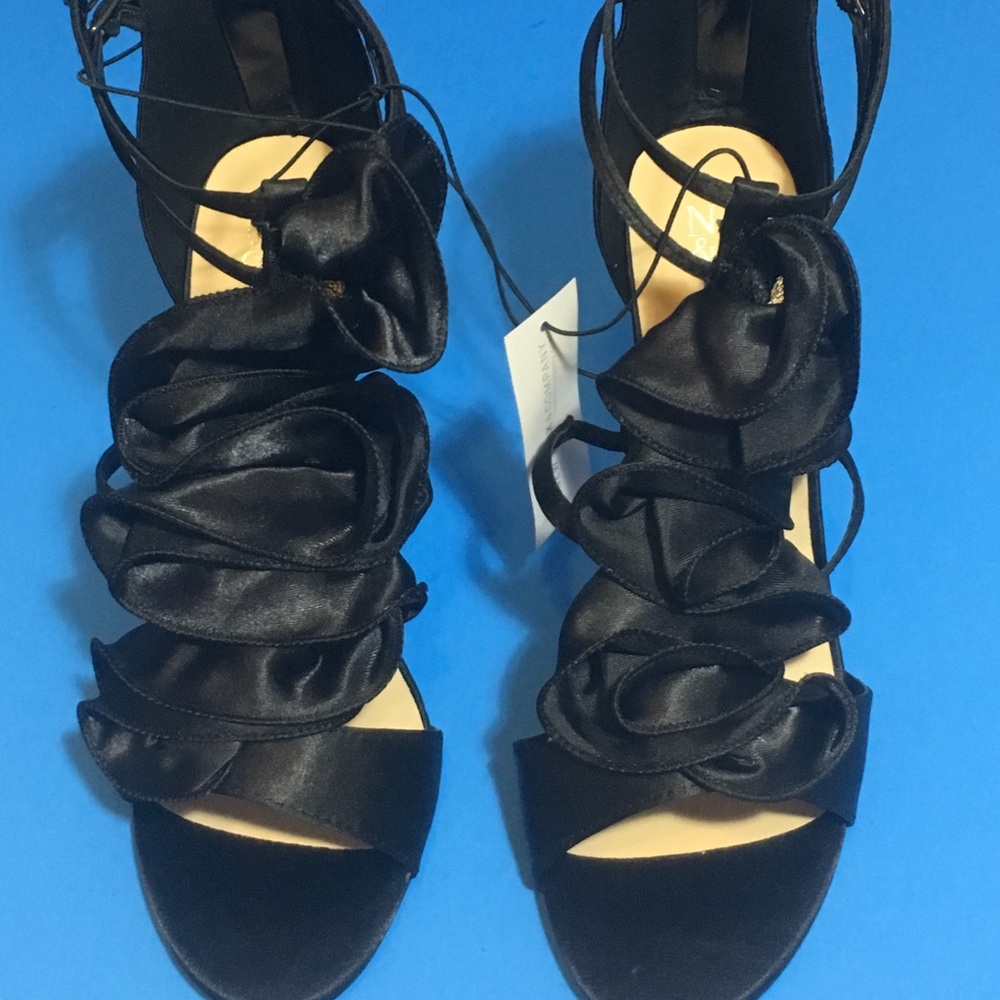 BOGO FREE! Black Ruffle Sandals Sz 9 - Picture 2 of 8